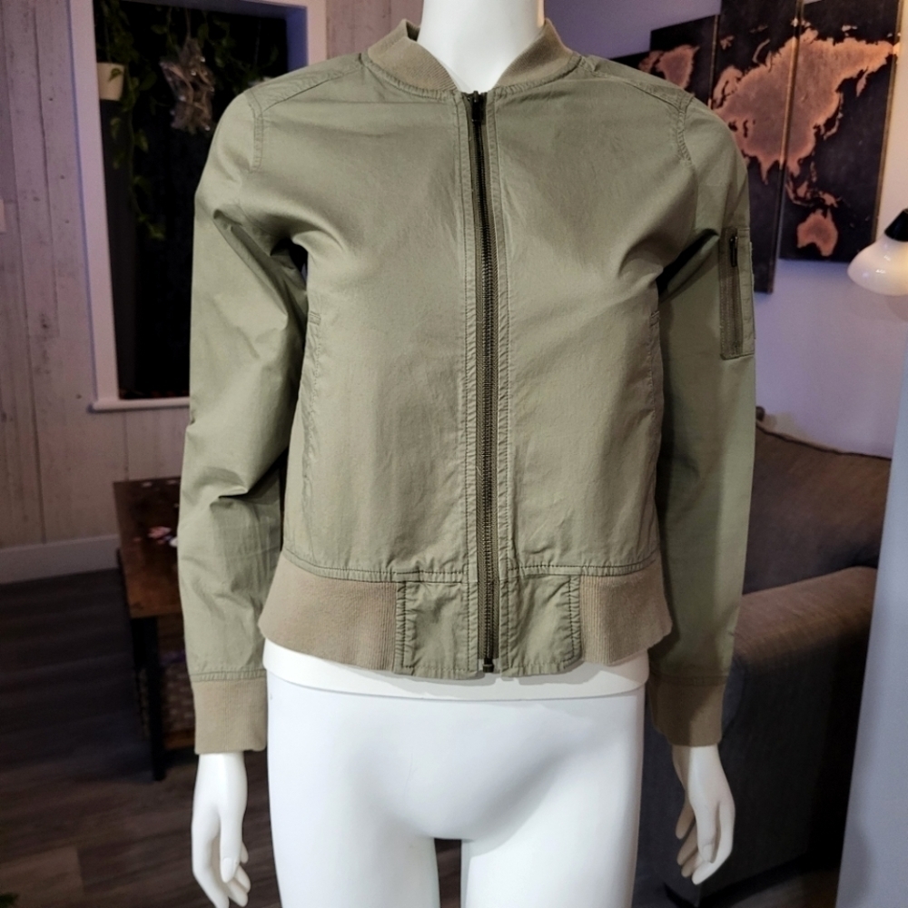 LAWRYS FARM - Cropped Lightweight Bomber Jacket Olive Green